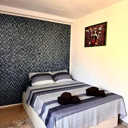 Apartment Cozy Flat With &
