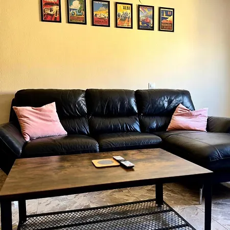 Apartment Cozy Flat With & *