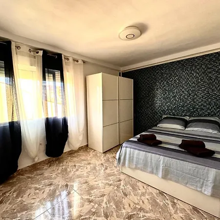 Cozy Flat With & Apartment *